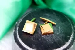 Pamono Gold Cufflinks in Square Shape with Geometric Figures, Set of 2><noscript><img width=