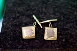 Pamono Gold Cufflinks in Square Shape with Geometric Figures, Set of 2><noscript><img width=