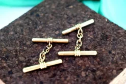 Pamono Gold Cufflinks in the Shape of Crossbars and Curls in the Center, Set of 2> Cufflinks