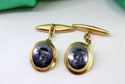 Pamono Gold Cufflinks with Figures, Set of 2><noscript><img width=