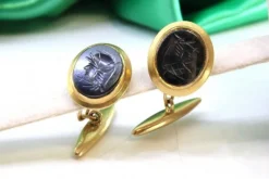 Pamono Gold Cufflinks with Figures, Set of 2><noscript><img width=