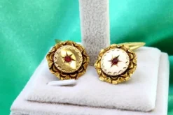 Sale Pamono Gold Cufflinks with Reliefs and Red Stone, Set of 2