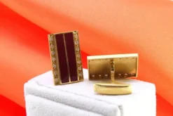 Pamono Gold Cufflinks with Reliefs and Brilliant-Cut Diamonds, Set of 2> Cufflinks