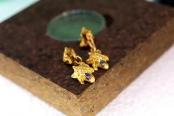 Pamono Gold Cufflinks with Reliefs, Set of 2><noscript><img width=