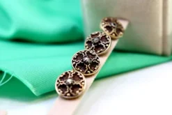 Pamono Gold Cufflinks with Shell Reliefs and Diamond Chips in the Center, Set of 2><noscript><img width=