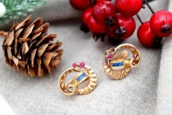 Discount Pamono Gold Earrings with Art Deco Style Windings and Synthetic Stones, Set of 2