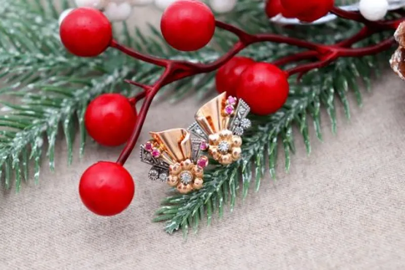 Pamono Gold Earrings with Diamond Flakes and Garnet Stones and Silver Applications, Set of 2> Earrings