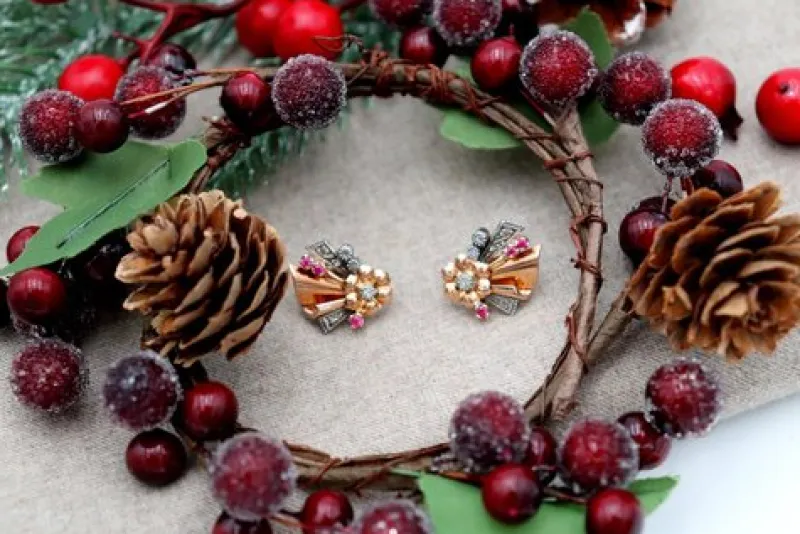 Pamono Gold Earrings with Diamond Flakes and Garnet Stones and Silver Applications, Set of 2> Earrings
