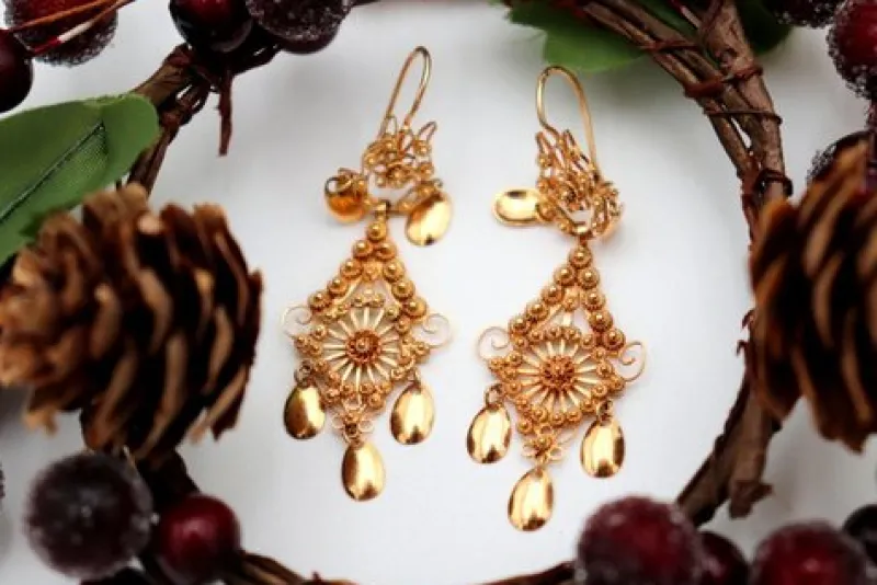 Pamono Gold Filigree Earrings with Cutouts and Hinged Pendants, Set of 2> Earrings