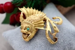 Hot Pamono Gold Fish-Shaped Brooch