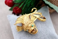Hot Pamono Gold Fish-Shaped Brooch