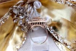 Hot Pamono Gold Ring with 53 Brilliant-Cut Diamonds