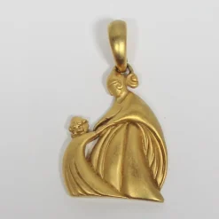 Pamono Gold-Plated Maternidad Pendant from Lanvín Perfumery, 1970s> Necklaces