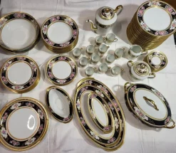 Pamono Gold-Plated Service from L' Ancienne Manufacture Royale de Limoges, France, 1980s, Set of 75><noscript><img width=