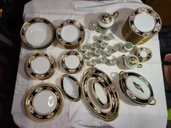 Pamono Gold-Plated Service from L' Ancienne Manufacture Royale de Limoges, France, 1980s, Set of 75><noscript><img width=
