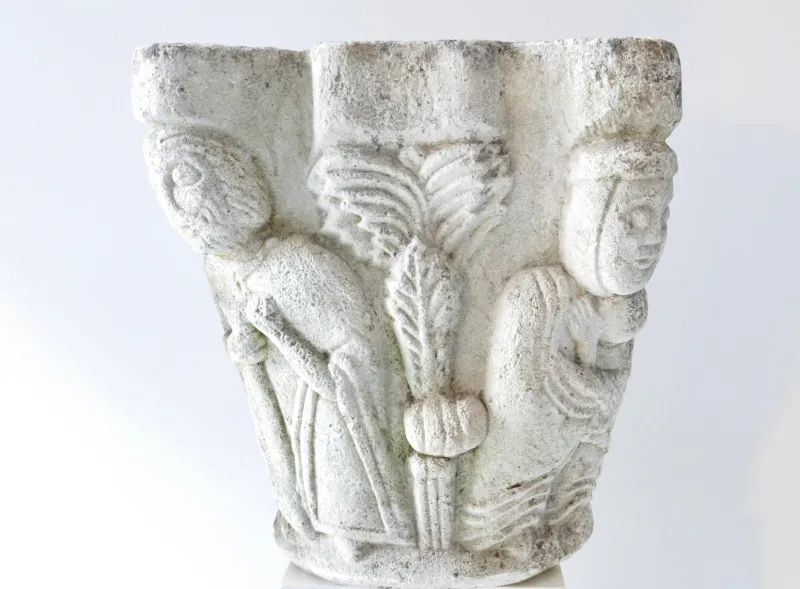Pamono Gothic Revival Stone Planters, UK, 1940s, Set of 2> Planters And Jardiniere