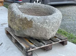 Pamono Granite Trough, 19th Century><noscript><img width=