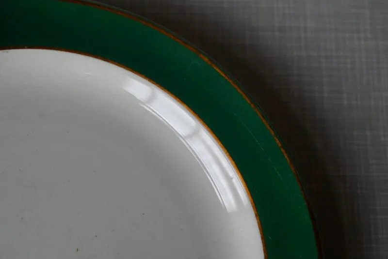 Pamono Green and Gold Earthenware Dinner, Soup and Dessert Plates from HBCM Creil et Montereau, Set of 21> Dinner Plates & Bowls