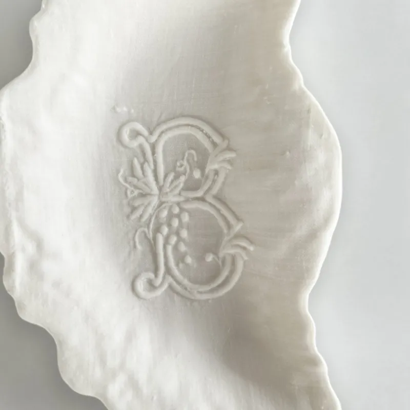 Outlet Pamono Hand Made White Porcelain Half Moon Plate by Studio Desimonewayland