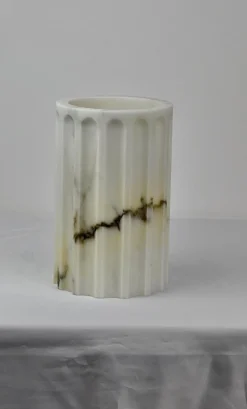 Pamono Handmade Column Vase in Satin Green Guatemala Marble by Fiammetta V.><noscript><img width=