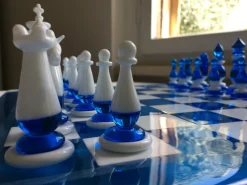Pamono Handmade Italian Murano Art Glass Chess Board, Italian Glass from Simoeng, Venice, Set of 33> Decorative Objects