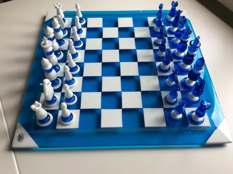 Pamono Handmade Italian Murano Art Glass Chess Board, Italian Glass from Simoeng, Venice, Set of 33> Decorative Objects