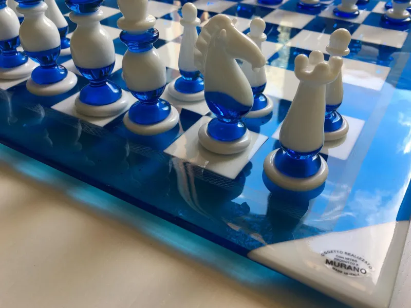 Pamono Handmade Italian Murano Art Glass Chess Board, Italian Glass from Simoeng, Venice, Set of 33> Decorative Objects
