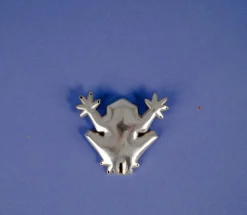 Pamono Handmade Silver Frog Brooch> Brooches