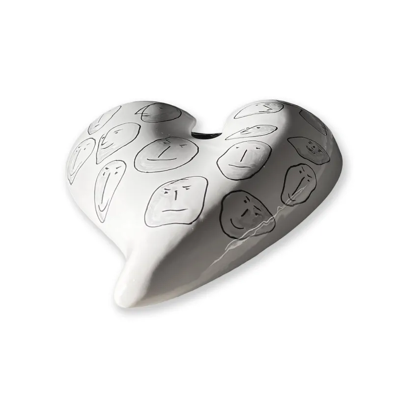 Online Pamono Heart in Ceramic Human Faces Nero N.1 by Gianni Veneziano for Kiasmo