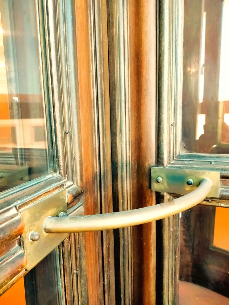 Pamono Hotel Revolving Door, 1930s> Architectural Elements