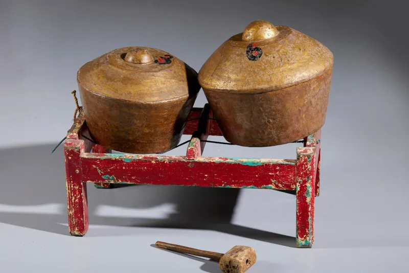 Pamono Indonesian Traditional Gong and Bonang, 1800s, Set of 2> Garden Accessories