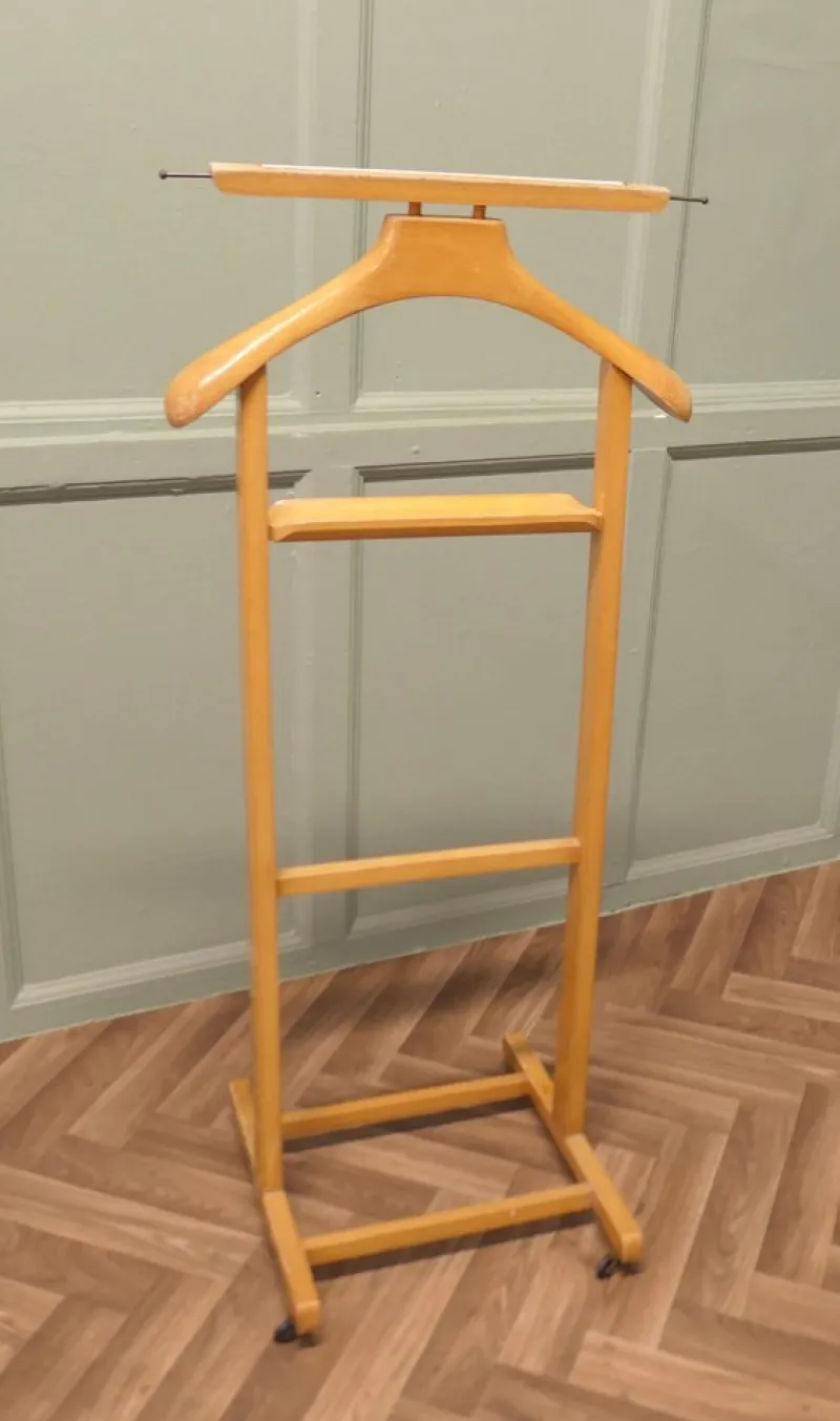 Sale Pamono Italian Art Deco Gentleman's Standing Valet or Suit Hanger, 1960
