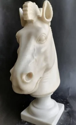 Pamono Italian Artist, Horse Head, Early 20th Century, Carrara Marble> Classical