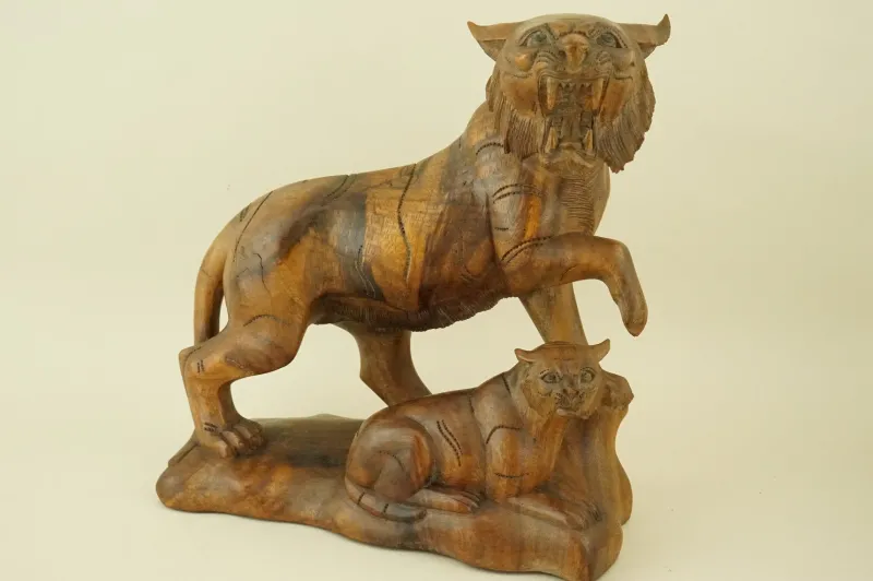 Pamono Italian Artist, Large Art Deco Maternity with Tigers Sculptures, Early 1900s, Cherry Wood, Set of 2> Art Deco