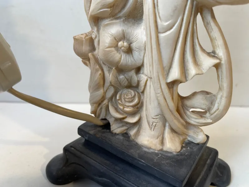 Pamono Italian Geisha Faux Ivory Table Lamp by Amilcare Santini, 1940s> Table Lamps