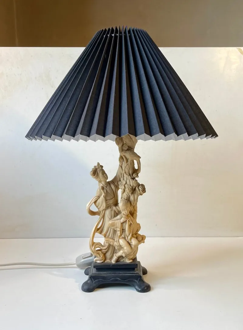 Pamono Italian Geisha Faux Ivory Table Lamp by Amilcare Santini, 1940s> Table Lamps