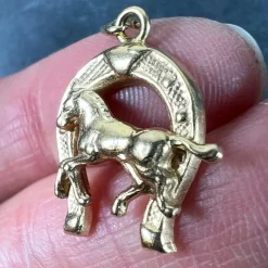 Online Pamono Italian 18k Yellow Gold Lucky Horseshoe Horse Charm Pendant, 1960s