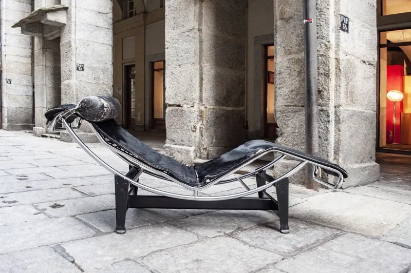 Pamono Italian LC4 Chaise Lounge by Le Corbusier for Cassina, 1960s> Daybeds & Chaises Lounges