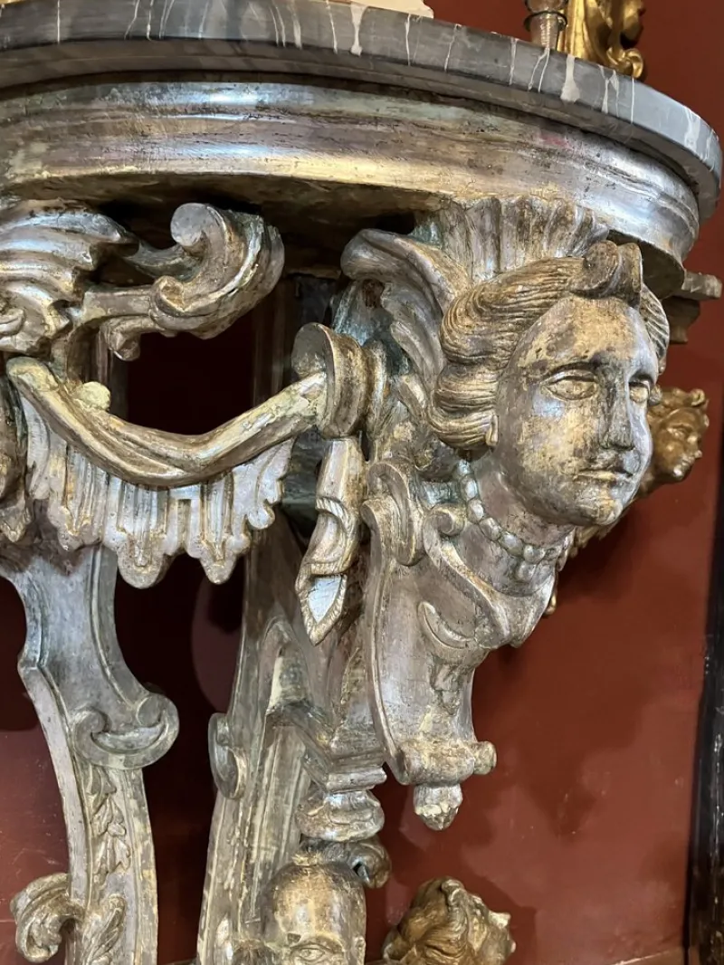 Pamono Italian Sculptural Silver Mecca Gilding Console Tables, Set of 2> Console Tables
