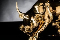 Pamono Italian Shiny Gold Ceramic Wall Street Bull Sculpture from VGnewtrend> Decorative Objects