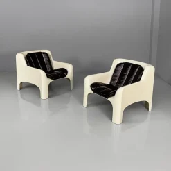 Clearance Pamono Italian Space Age Gaia Armchairs in White Fiberglass and Brown Leather by Carlo Bartoli for Arflex, 1970s, Set of 2