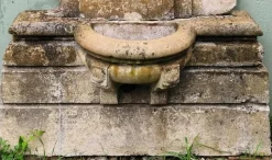 Pamono Italian Vertical Wall Fountain in Limestone, 1900s> Garden Accessories