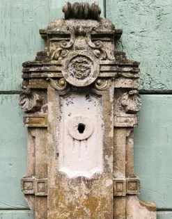 Pamono Italian Vertical Wall Fountain in Limestone, 1900s><noscript><img width=