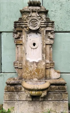 Pamono Italian Vertical Wall Fountain in Limestone, 1900s><noscript><img width=