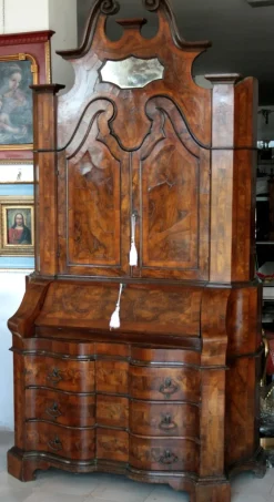 Hot Pamono Italian Walnut and Burl Walnut Lombard Trumeau, Northern Italy, 19th Century