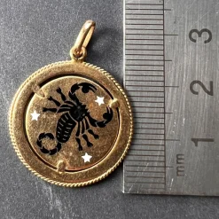 Outlet Pamono Italian Zodiac Scorpio Starsign 18k Yellow Gold Enamel Charm Pendant, 1960s