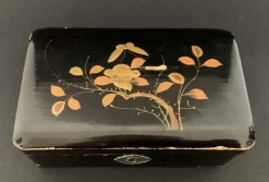 Pamono Japanese Lacquered Box with Flower><noscript><img width=
