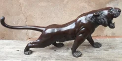 Pamono Japanese Meiji Era Artist, Okimono Sculpture of a Tiger, 1890s, Bronze> Sculpture