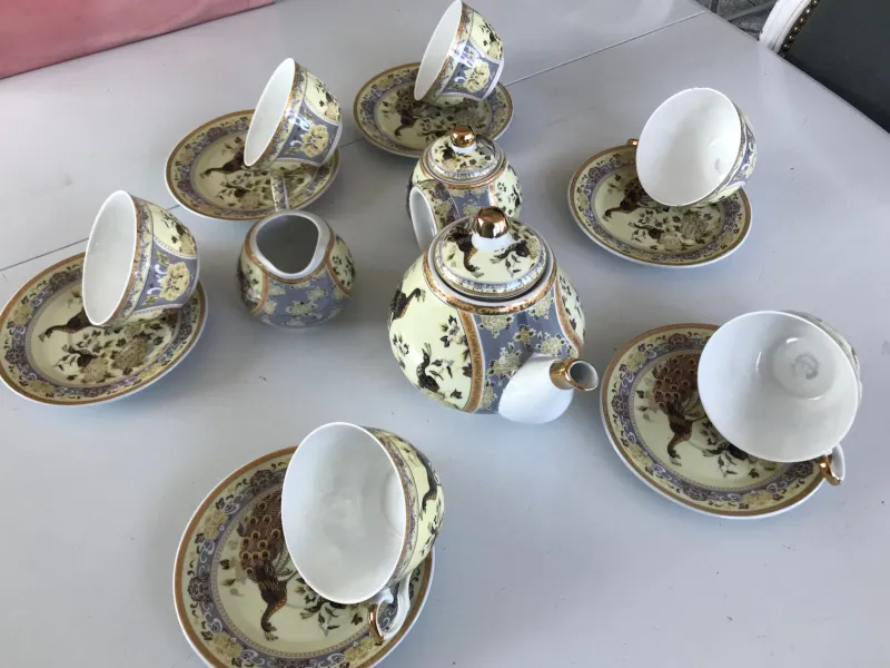 Pamono Japanese Porcelain Yamasen With a Pavia Motif, Set of 15> Coffee & Tea Service