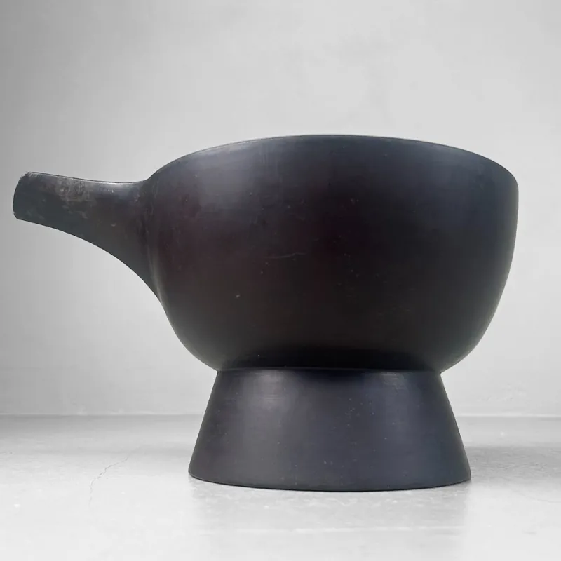 Pamono Japanese Pouring Bowl in Black Lacquered Wood, 1900s-1930s> Bottles, Carafes & Jugs